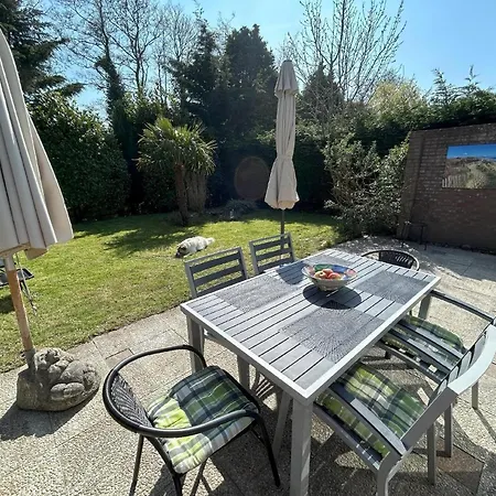 Gemuetliches, Helles Mit Privatem Garten In Gepflegtem Ferienhaus
