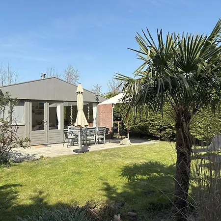 Ferienhaus Gemuetliches, Helles Mit Privatem Garten In Gepflegtem Warmenhuizen